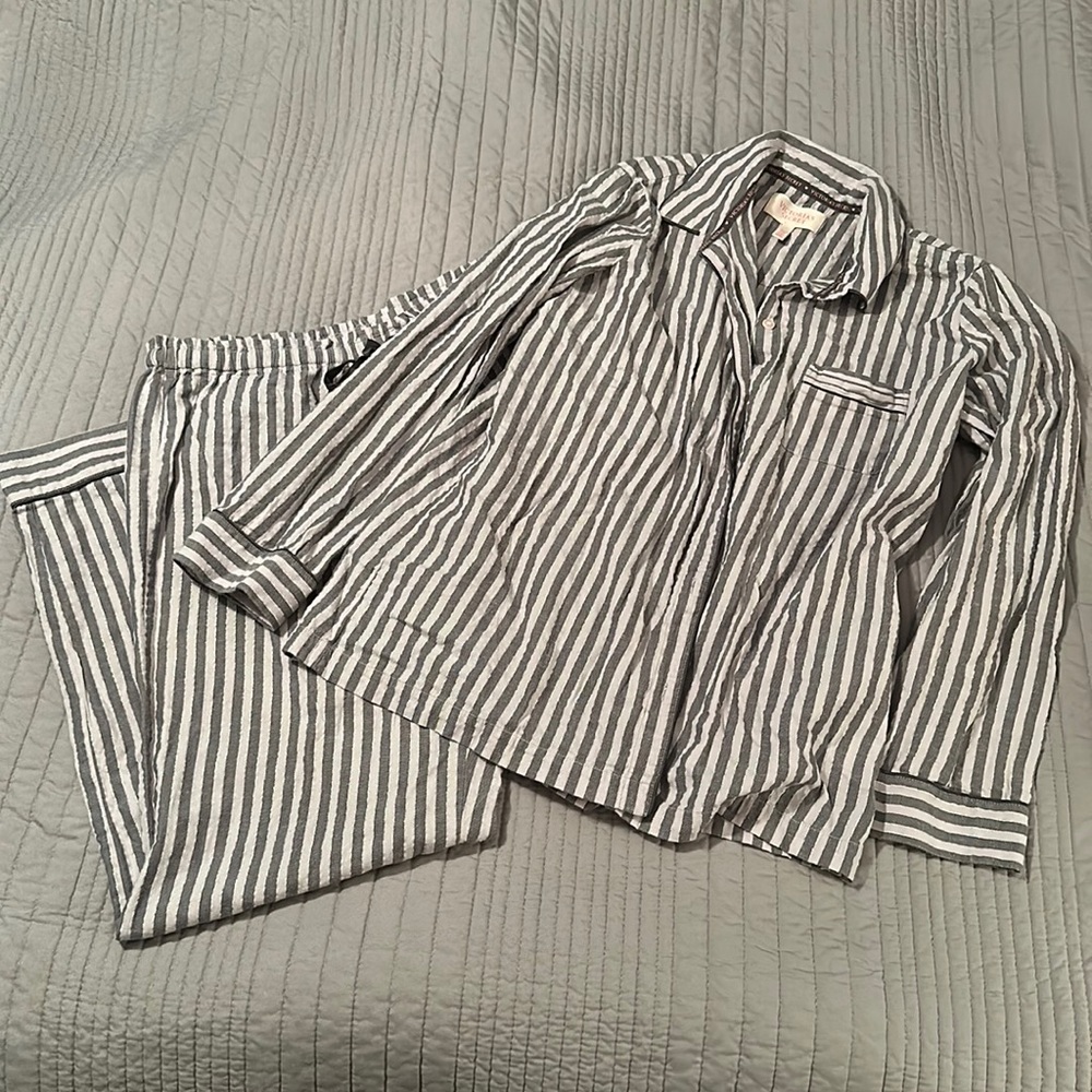 Victoria secret lounge set dark grey stripes size M